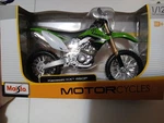 Maisto Assembly Line Die Cast Metal Model Kit Dirt Bike 1/12 Kawasaki Kx 450F Nb. Fixed Price $16.72.